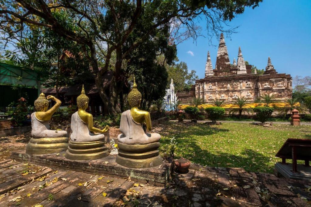 B2 Santitham Hotel Chiang Mai Buitenkant foto